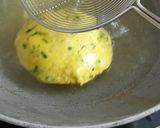 A picture of step 5 of Crispy Methi Masala Puri.