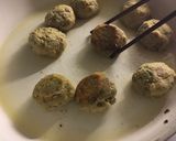 Foto del passaggio 2 della ricetta Polpette di pane al sugo