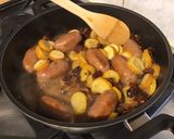 Une image de l'étape 7 de Minis chorizos aux haricots blancs, tomates séchées et courgettes jaunes.