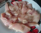 Szezámmagos csirkemellcsíkok szalmakrumplival, szósszal recept fázis 2 fotója
