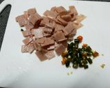 รูปขั้นตอนการทำที่ 1 ของ ไข่เจียวแฮมไก่พริกสด