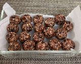 A picture of step 5 of Cashew-Berries Dark Chocolate Bites.