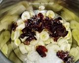 A picture of step 2 of Dates Banana Smoothie.