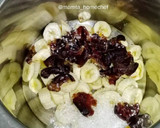 A picture of step 2 of Dates Banana Smoothie.