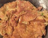 Foto langkah ke 2 dari resep Telur Dadar Khas Vietnam.