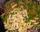 Foto langkah ke 4 dari resep (4) Oseng buncis wortel with tahu kecap.