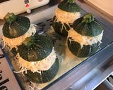 Une image de l'étape 10 de Courgettes rondes farcies jambon fromage au bouillon de courge.