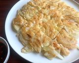A picture of step 5 of Onion Pancake.