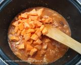 Csicseriborsós-édesburgonyás csirkemellpaprikás kolbásszal recept fázis 4 fotója