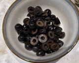 Foto del paso 4 de la receta: Salsa de berenjenas, aceitunas y albahaca para pasta