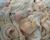 Foto langkah ke 1 dari resep Kulit Ayam Crispy Siram Saus.