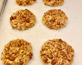 Foto del paso 9 de la receta: Cookies blandas con cacahuetes, con chocolate y con coco