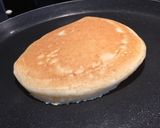 Une image de l'étape 4 de Pancakes moelleux.