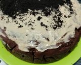 Foto langkah ke 6 dari resep 260. Bolu Coklat Toping Tiramisu oreo.