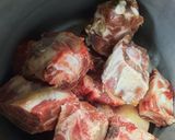Foto del paso 1 de la receta: Puchero con verduras, osobuco, rabo, falda