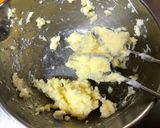 A picture of step 4 of Apricot Cake.