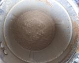 A picture of step 2 of Oreo milkshake.