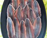 Foto del paso 13 de la receta: Boquerones marinados en sal granulada picante