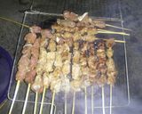 Foto langkah ke 4 dari resep Sate Sapi dan kambing.