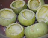 Foto del paso 3 de la receta: Zapallitos verdes rellenos con quinoa y queso
