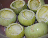 Foto del paso 3 de la receta: Zapallitos verdes rellenos con quinoa y queso