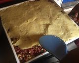 A picture of step 3 of Sausage shepherds pie.