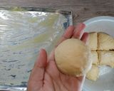 Foto langkah ke 5 dari resep Korean Garlic Cream Cheese Bread.