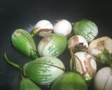 A picture of step 1 of Bhagaray baingan.