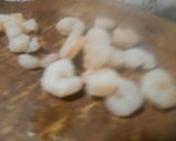 Foto del paso 4 de la receta Mini volovanes de aguacate con gambas