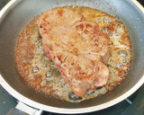 Foto del paso 5 de la receta: Solomillo de Ternera con Ceps, Mousse de Pato y Cebolla caramelizada