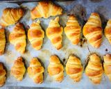 Hình bước làm 5 của món Croissant- Taste of Paris