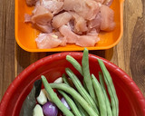 Foto langkah ke 1 dari resep Asem Asem Buncis Ayam.
