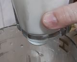 A picture of step 1 of Chikoo shake.