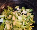 Foto langkah ke 3 dari resep Bok choy stir fry and topping with sauce.