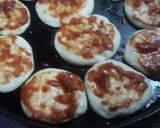 Foto del paso 3 de la receta: Pizzetitas con salsa casera...😋