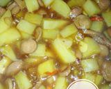 Foto langkah ke 5 dari resep Semur Sosis Pedas.