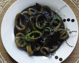 Foto del paso 4 de la receta: Anillas de calamar en su tinta