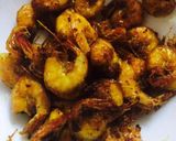 A picture of step 4 of Brazilian one pot prawn meal in coconut souce.