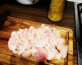 Foto del paso 2 de la receta: Piña envuelta en tocino rellena con pollo BBQ