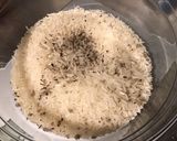 Une image de l'étape 1 de Riz à la cardamome et molokhia.
