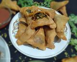 લીલી ડુંગળી ના સમોસા ( Green Onion samosa in Gujarati recipe રેસીપી સ્ટેપ5ફોટો