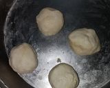 A picture of step 5 of Aloo paratha.