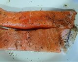 A picture of step 1 of Salmon in lemon butter sauce.