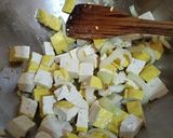 Foto langkah ke 2 dari resep Tumis Tahu dan Sawi.