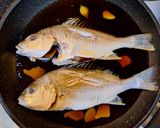 Foto langkah ke 3 dari resep Japanese-style Simmered Fish 魚煮付け.