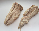 Foto del paso 9 de la receta: Lomos de chicharrines con alcachofa sobre salsa de ajo