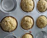 Foto langkah ke 5 dari resep Muffin pisang keju.