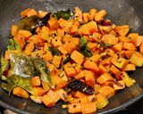 A picture of step 3 of Carrot poriyal.