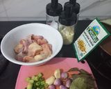 Foto langkah ke 1 dari resep Ayam bumbu kuning (start 8m+).
