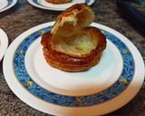 Foto del paso 4 de la receta: Volovanes rellenos de bechamel de espinacas y huevo escalfado